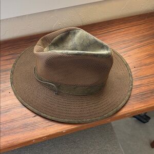 Canvas and mesh XL hat